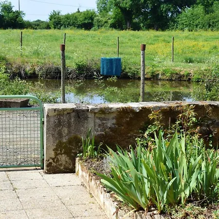 Maison Charismatique A Saint-germier Avec Jardin Cloture. Hébergement de vacances *